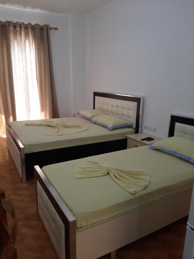 Rock Star-Pllakat Bed & Breakfast Sarande Exterior photo