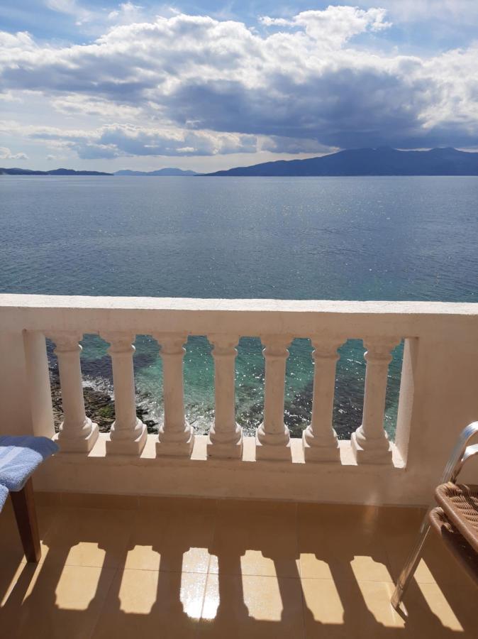 Rock Star-Pllakat Bed & Breakfast Sarande Exterior photo