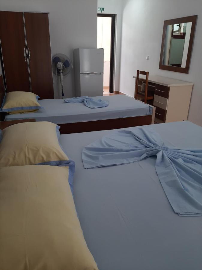 Rock Star-Pllakat Bed & Breakfast Sarande Exterior photo