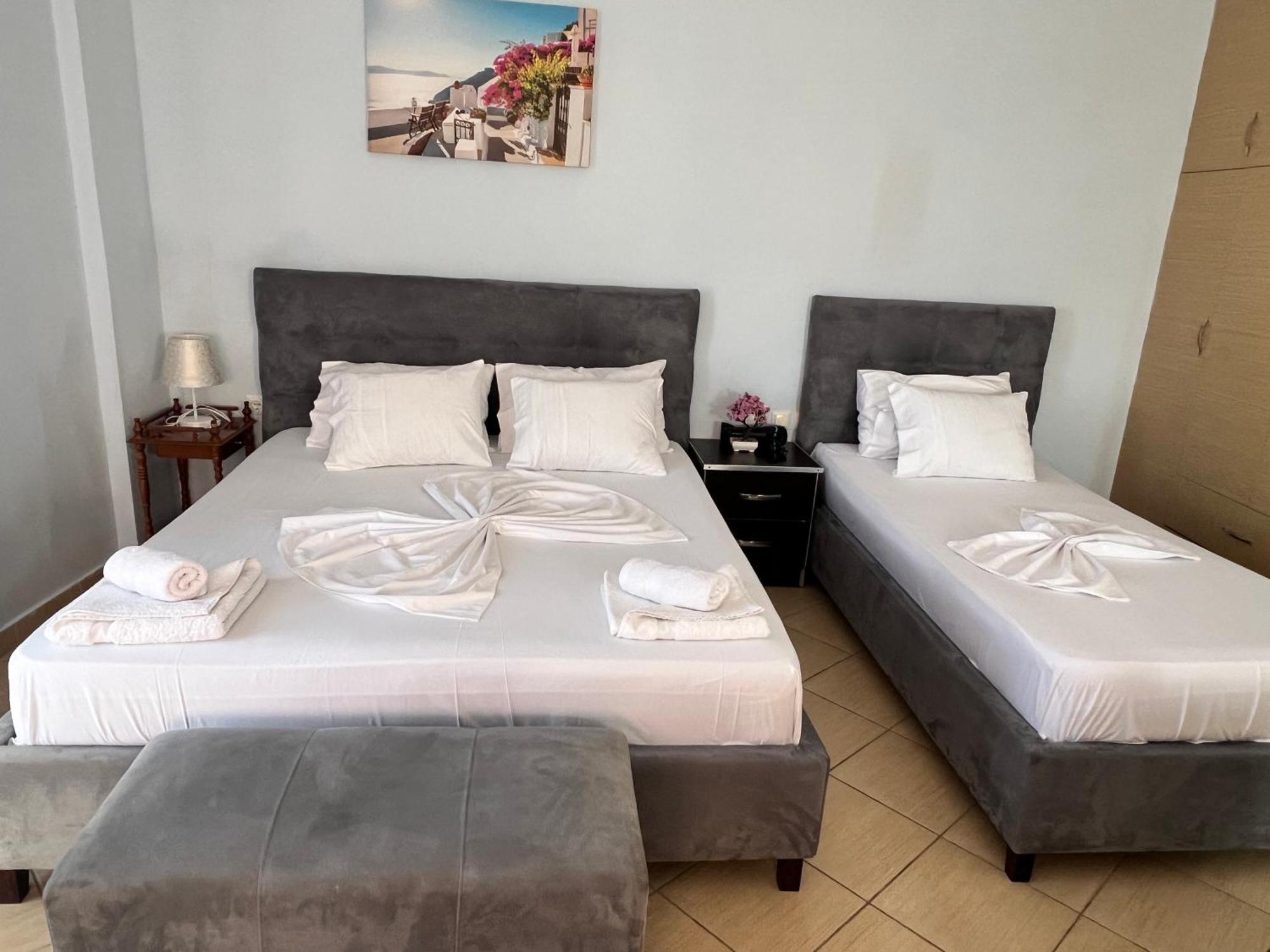 Rock Star-Pllakat Bed & Breakfast Sarande Exterior photo